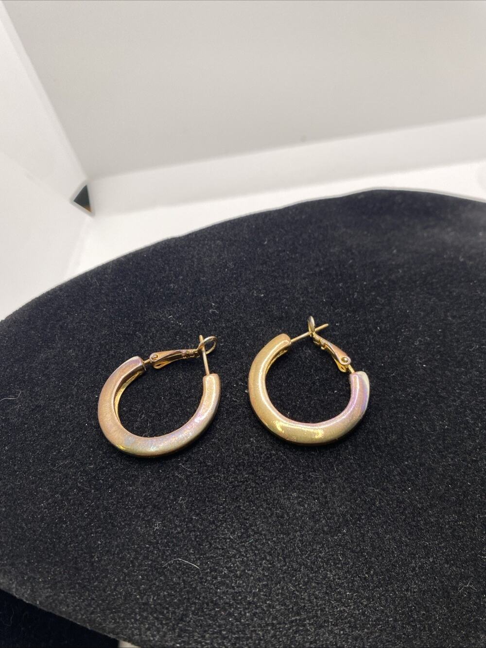 Vintage Gold Tone Earrings Womens Worn
